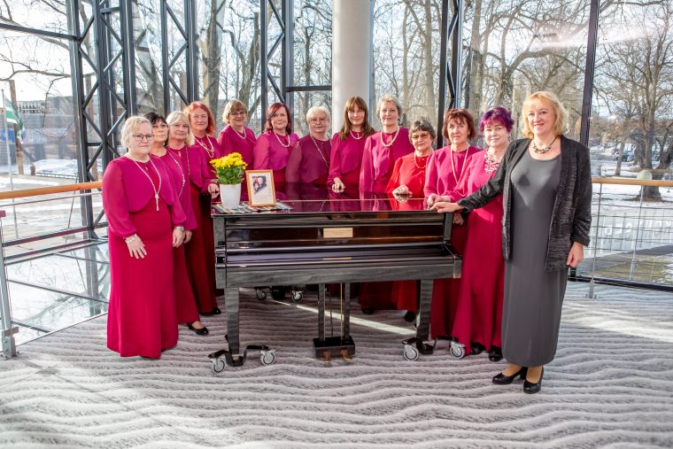 Naisansambel Teine Duur